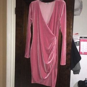 Selling a velvet pink Fashion Nova dress used once